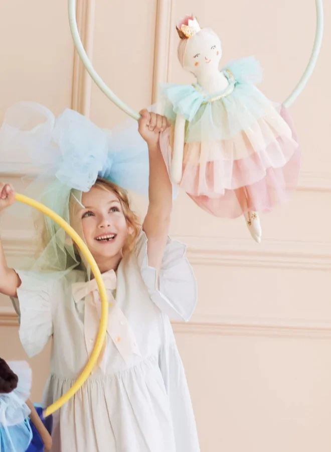 ميري ميري Rainbow Ruffle Princess Doll