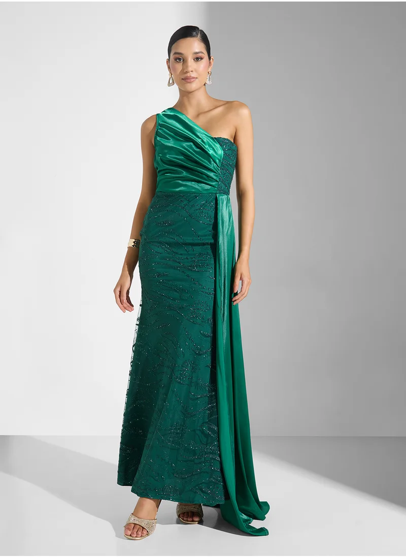 نمشي x One Shoulder Shimmer Dress With Trail