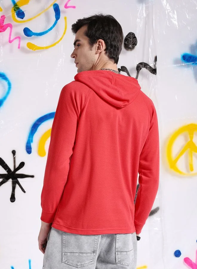 شركة المرآب الهندية Men Slim Fit Ottoman Print Hooded Tshirt