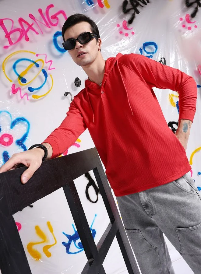 شركة المرآب الهندية Men Slim Fit Ottoman Print Hooded Tshirt