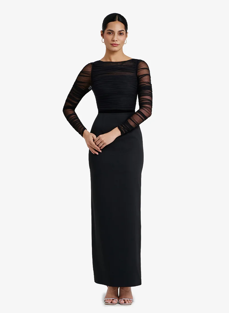 تشيس فستان ماكسي طويل بأكمام مخططة ورقبة مستديرة