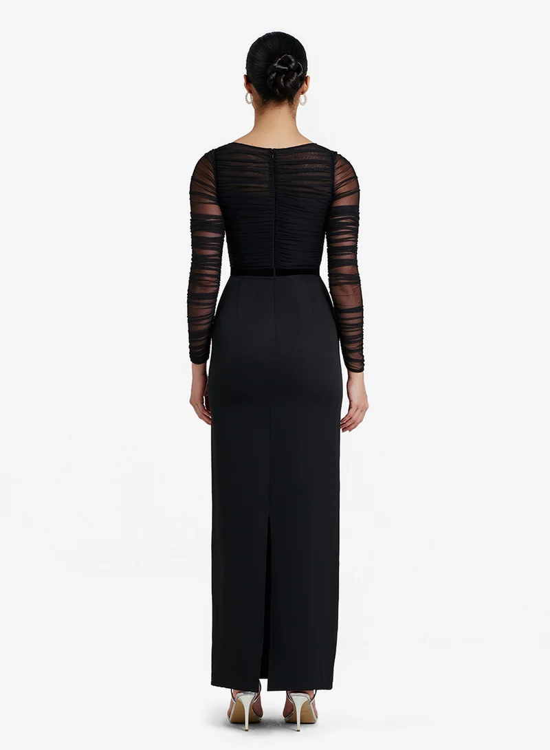 تشيس فستان ماكسي طويل بأكمام مخططة ورقبة مستديرة