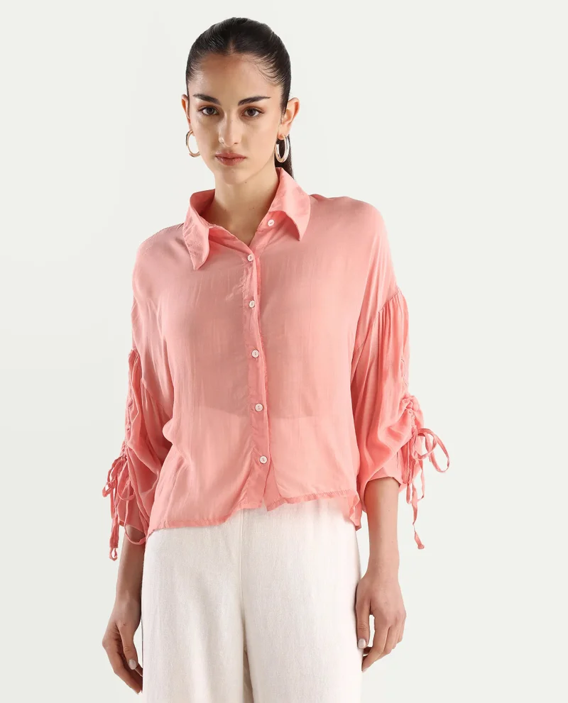 ريريزم بلوزة نسائية بأزرار وياقة مكشوفة وكتف ساقط