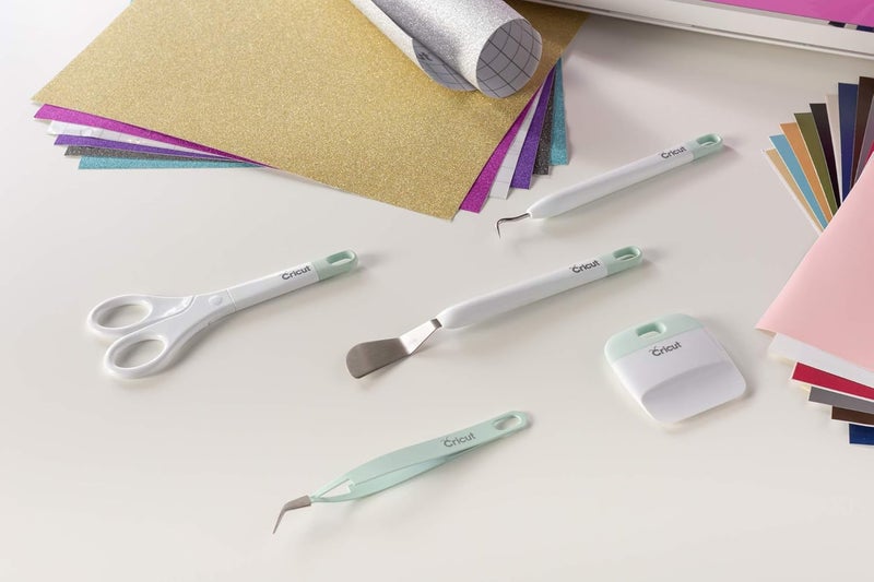 Cricut Basic Tool Set - 5-Piece Precision Tool Kit for Crafting and DIYs, Perfect for Vinyl, Paper & Iron-on Projects, Great Companion Cutting Machines, Mint - Image 2