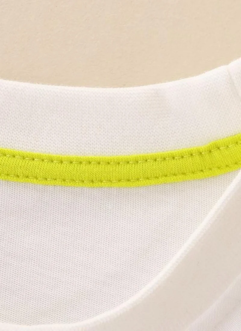 YUNIQEE White Graphic Printed Round Neck T-shirt