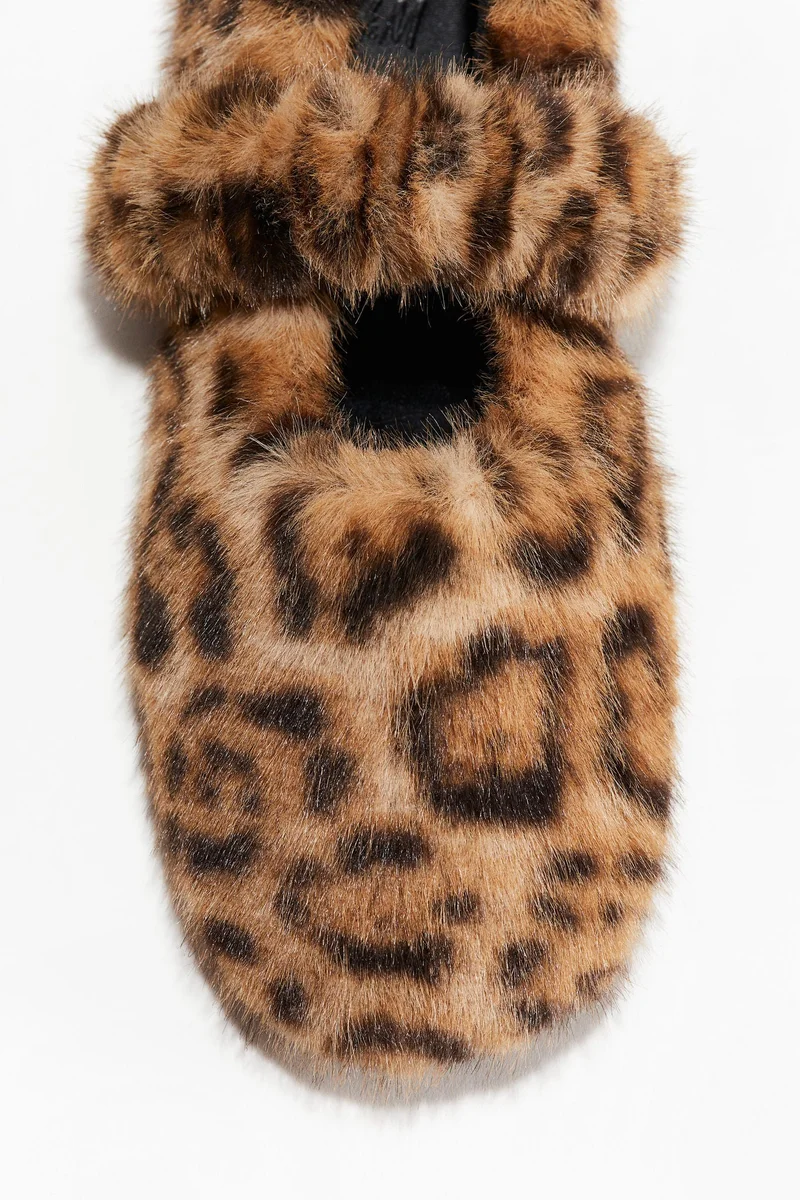 اتش اند ام Fluffy slippers