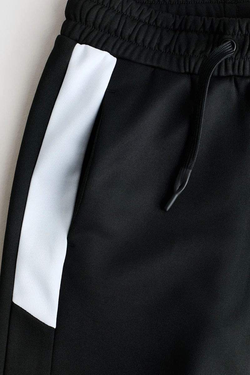 اتش اند ام شورت بطبعة