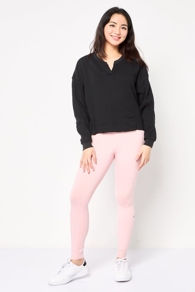 Nike قميص تدريب طويل الأكمام فضفاض للنساء، أسود - Image 2