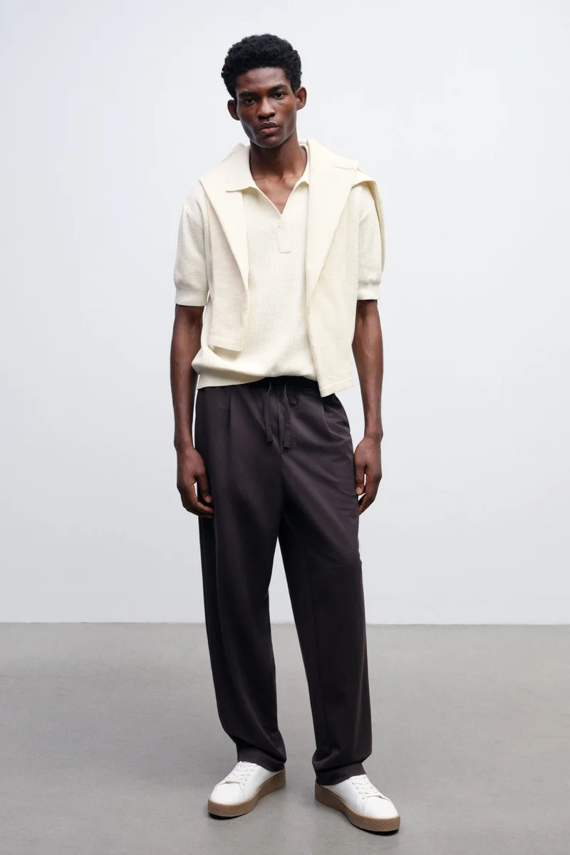 اتش اند ام تي-شيرت بولو محبوك بقصّة عادية