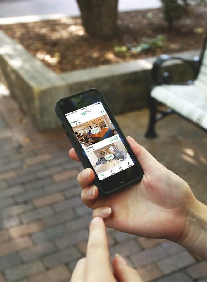 ARLO (VMC3040-100NAS) Q – كاميرا أمان سلكية بدقة 1080p HD | رؤية ليلية، داخلية فقط، صوت ثنائي الاتجاه | تخزين سحابي متضمن | متوافقة مع أليكسا (VMC3040)، بيضاء