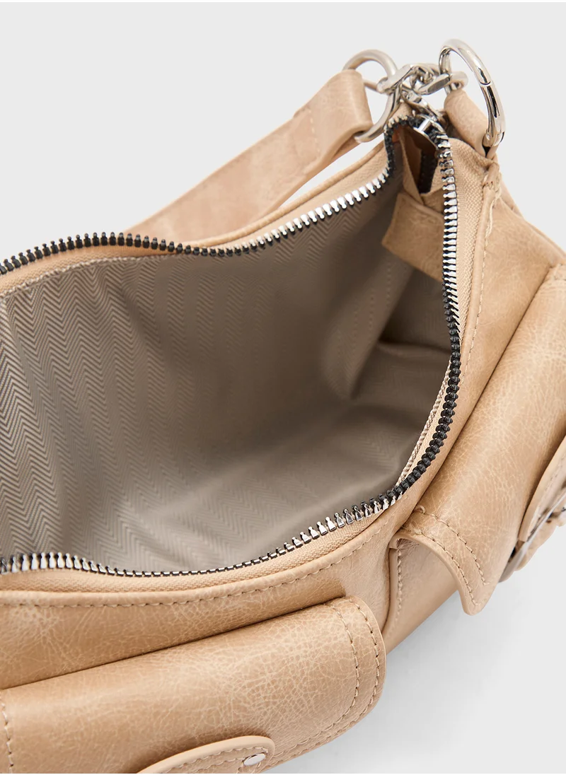 جينجر Multipocket Distressed Textured Shoulder Bag