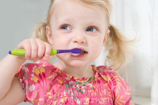 Wasser Vela 12 pcs Smile Face Junior Child Toothbrush - Image 5