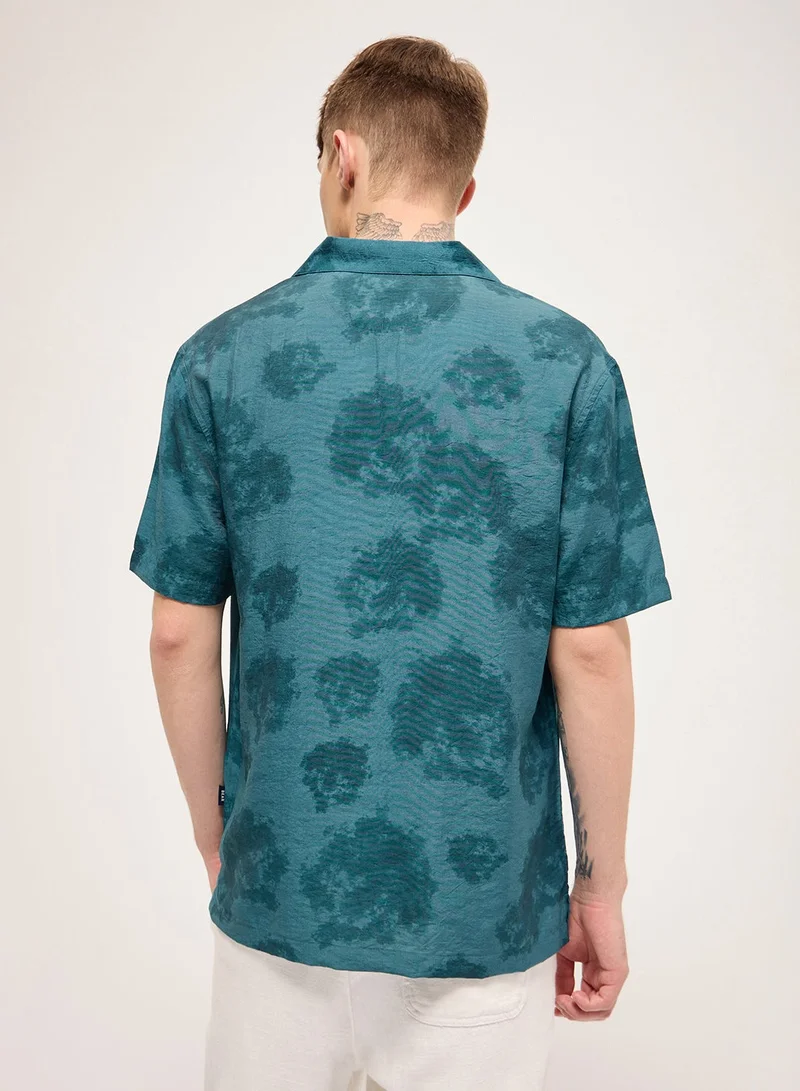 THE BEAR HOUSE Shirt for Men | Slim Fit, Short Sleeve, Casual or Formal Button-Down | Soft, Breathable Fabric for Work, Everyday, & All-Season Wear in Stylish