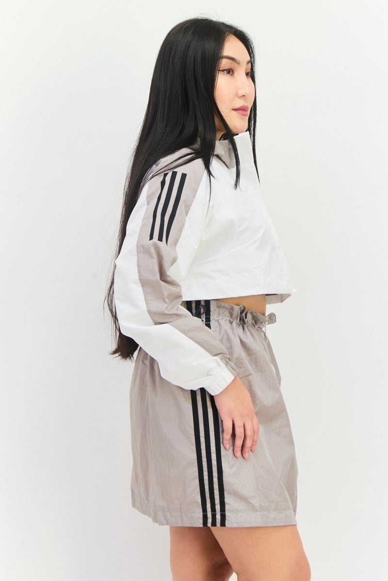 Adidas جاكيت رياضي نسائي طويل الأكمام قابل للفصل في الهواء الطلق، أبيض - Image 2