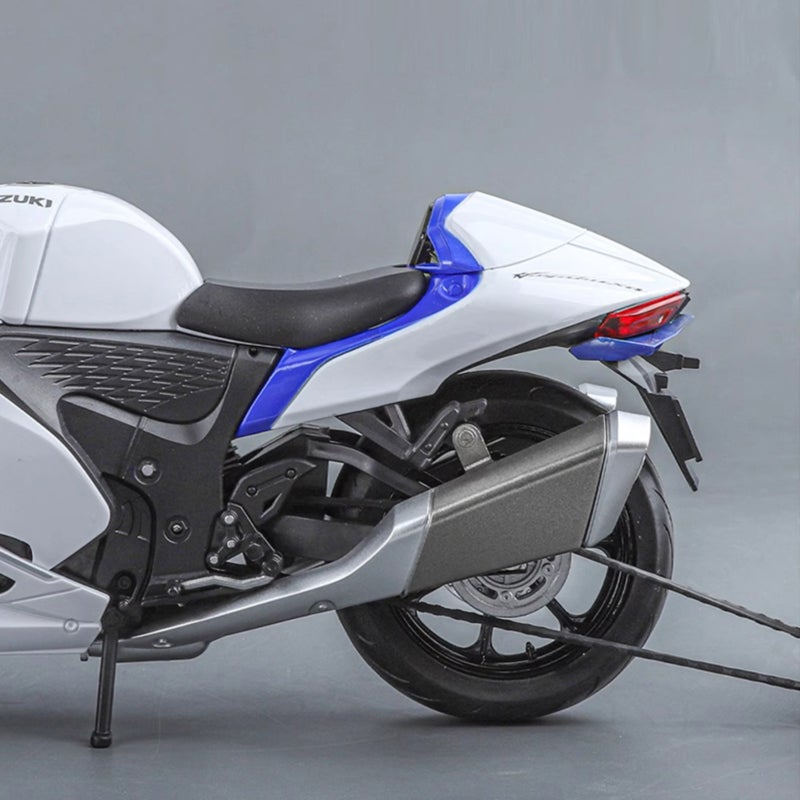 1:9 Scale Alloy Motorcycle Model - Front-Wheel Steerable With Realistic Movement Built-In Lighting Function For Authentic Appeal Zinc Alloy Fuel Tank For Durability White Model Ornament For Ages 8+ - Image 3