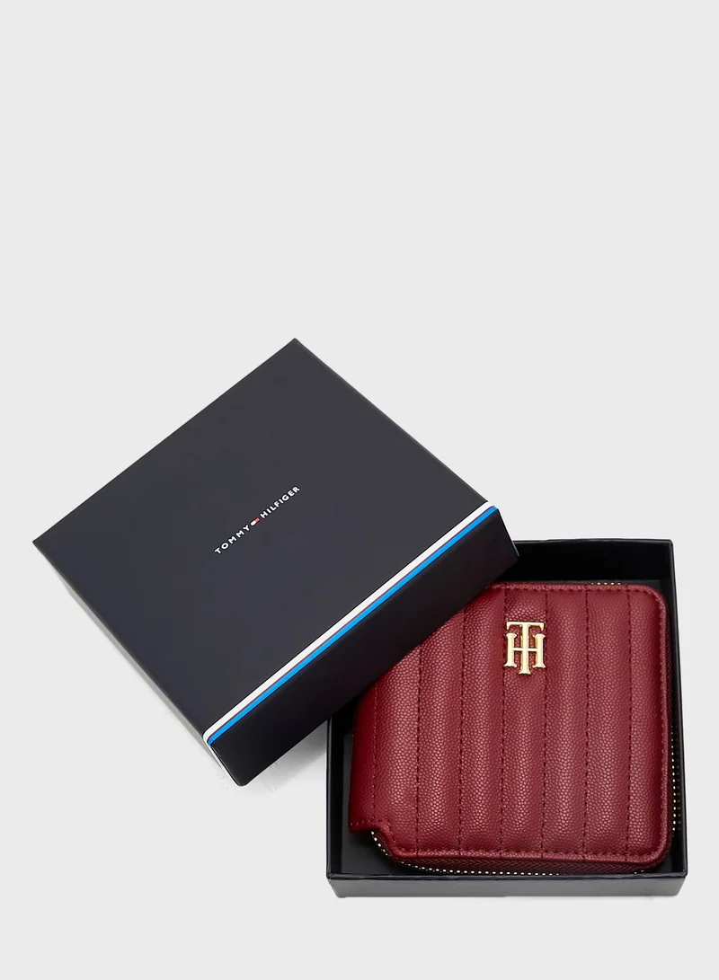 TOMMY HILFIGER Timeless Medium Quilted Wallet