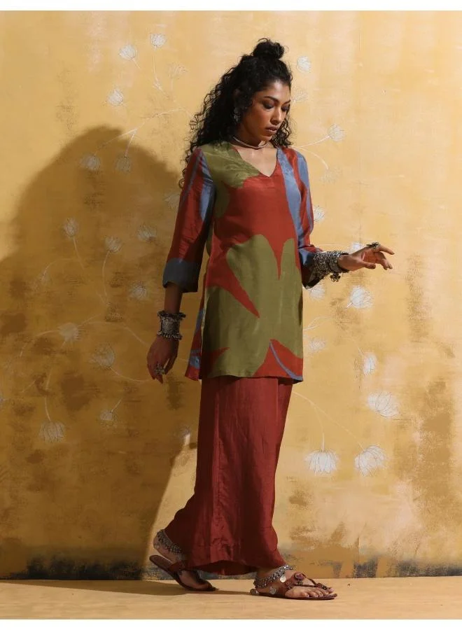 trueBrowns trueBrowns Rust Red Green Floral Print Muslin Silk Co-ord Set with Flared Pants