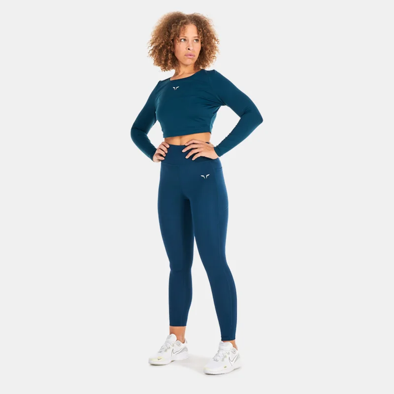 SQUATWOLF Women's Essential Full Sleeve Crop Top