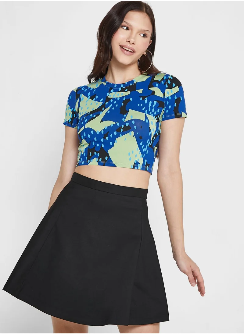 MONKI Crew Neck Crop Top