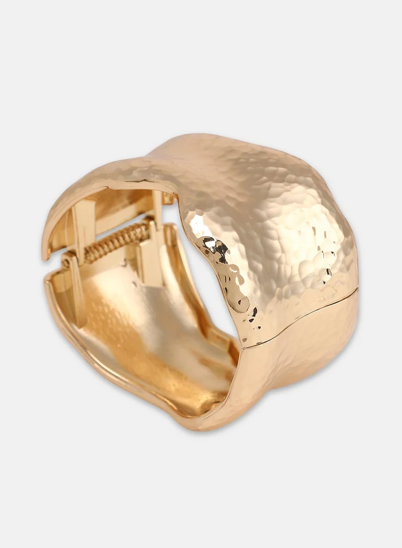 SOHI Dented-Lourde Bangle Artificial Bracelet Jewellery