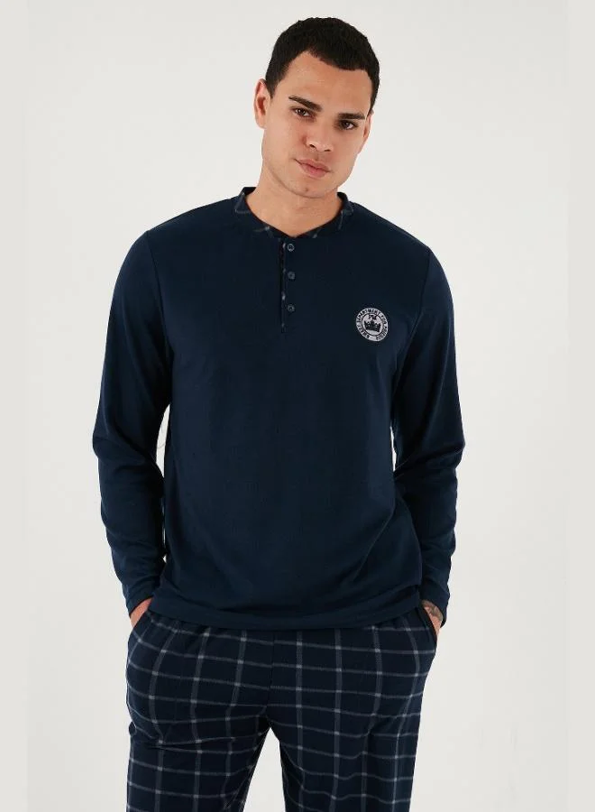 بوراتي طقم بيجامة رجالي من بوراتي بنقشة مربعات ناعمة بقصة عادية وأكمام طويلة