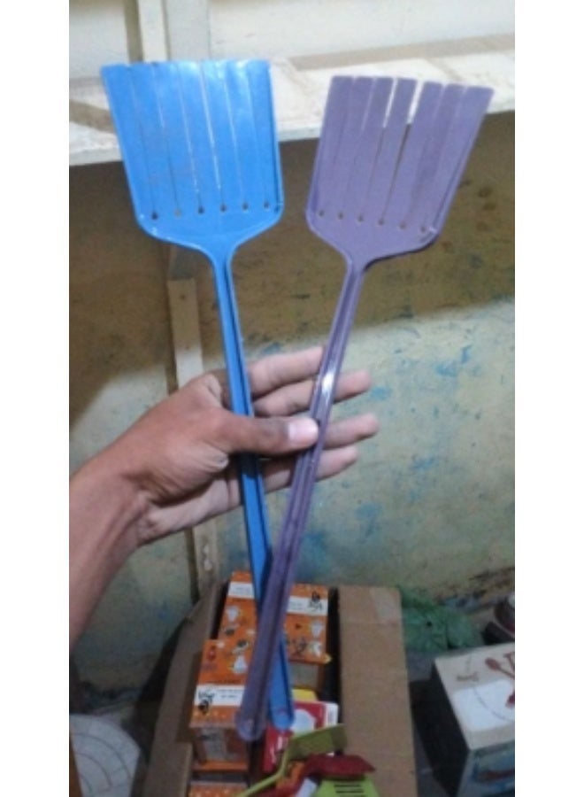 Manual Fly Swatter Set of 2 Pieces Flexible Plastic Pest Control Tool with Long Handle Available in Assorted Colors for Indoor and Outdoor Use - Image 3