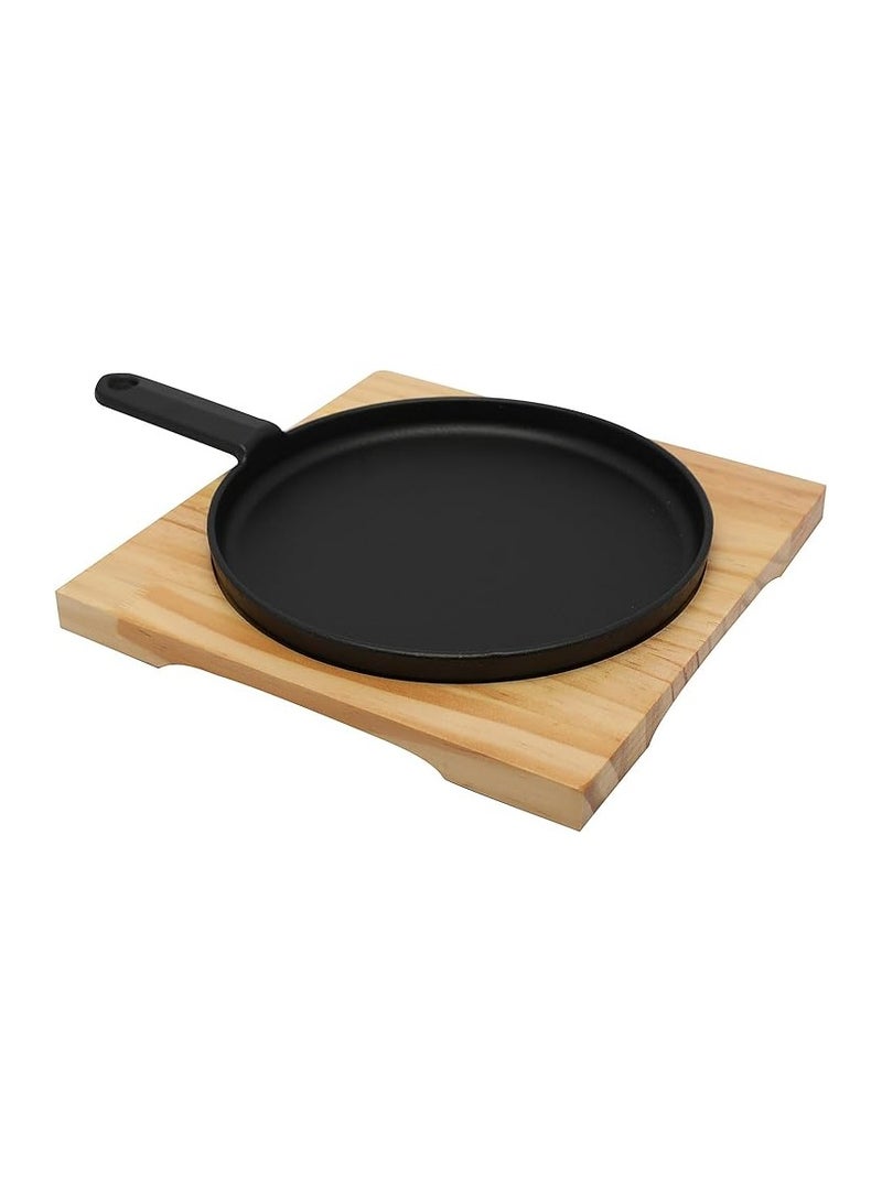 مقلاة من الحديد الزهر دائرية الشكل مقاس 20سم مع مقبض جانبي و قاعدة خشبية | صينية للتحمير و الطبخ و الشواء من الحديد المصبوب أمنة للاستخدام في الفرن - Image 2