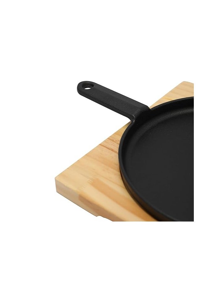 مقلاة من الحديد الزهر دائرية الشكل مقاس 20سم مع مقبض جانبي و قاعدة خشبية | صينية للتحمير و الطبخ و الشواء من الحديد المصبوب أمنة للاستخدام في الفرن - Image 4