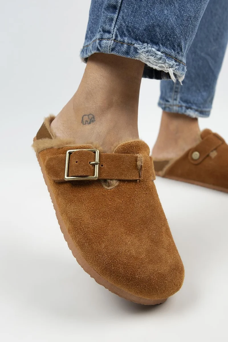 Manijero Manijero Zeta Women's Genuine Leather Fur-Lined Slippers with Belt and Oxidized Buckle, Tan-Tan.
