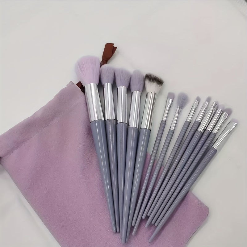 مجموعة فرش مكياج احترافية أرجوانية من 13 قطعة مع حقيبة تخزين مخملية - Image 1