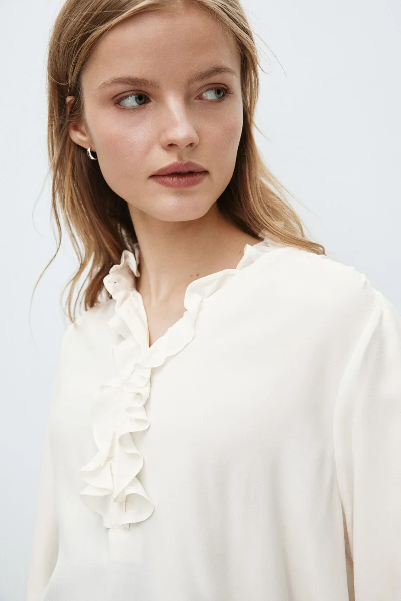 H&M MAMA Frill-collared blouse
