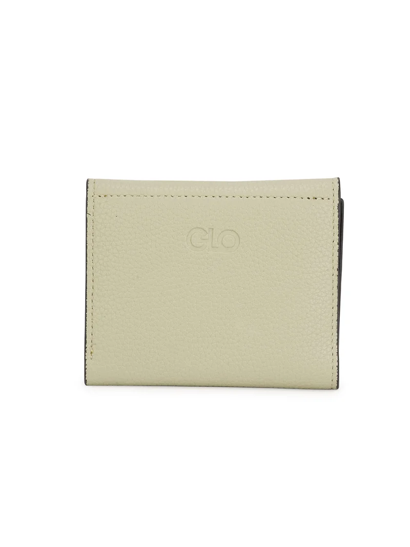 جلو باص محفظة نسائية جلد نباتي أخضر بتفاصيل قفل ملتوي وملمس