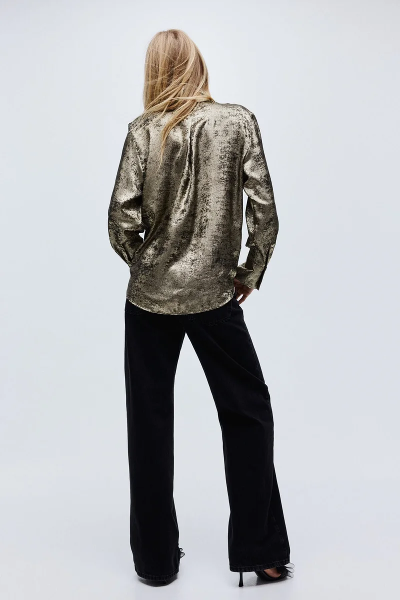 اتش اند ام قميص من الساتان