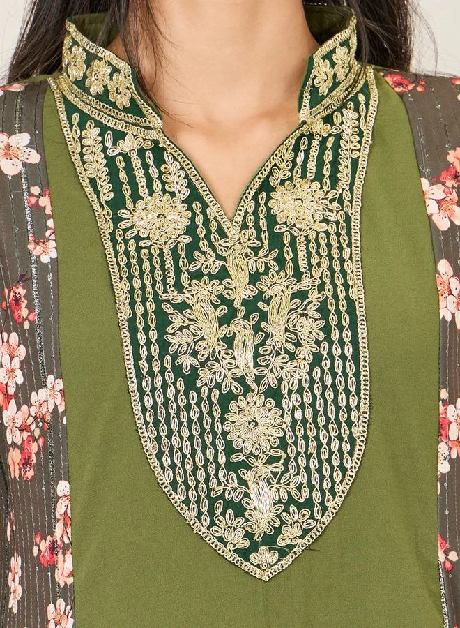 Styli Embroidered Collared Neck Side Printed Jalabiya
