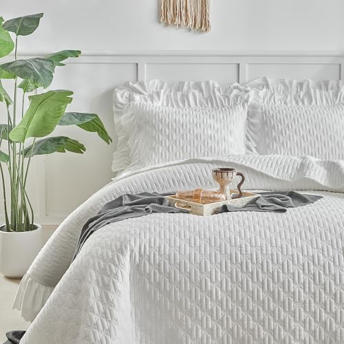Uozzi Bedding Ruffled Quilt Bedding Set Queen Size 96 * 96in - 3 Pieces Solid Shabby Chic Farmhouse Ruffles Rustic Coverlet Lightweight Fluffy Summer Oversized Bedspread with Shams for Women Men White - Image 4