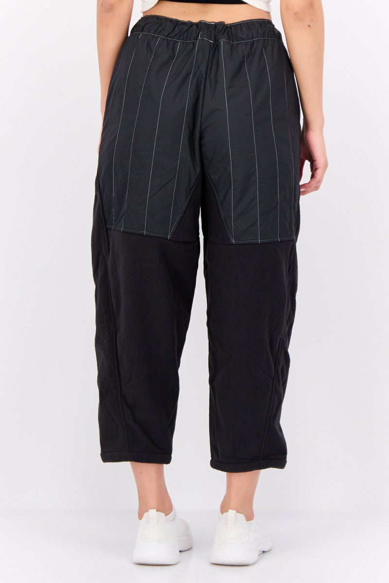 Nike Women Loose Fit Outdoor Crop Track Pants, Black - Image 3