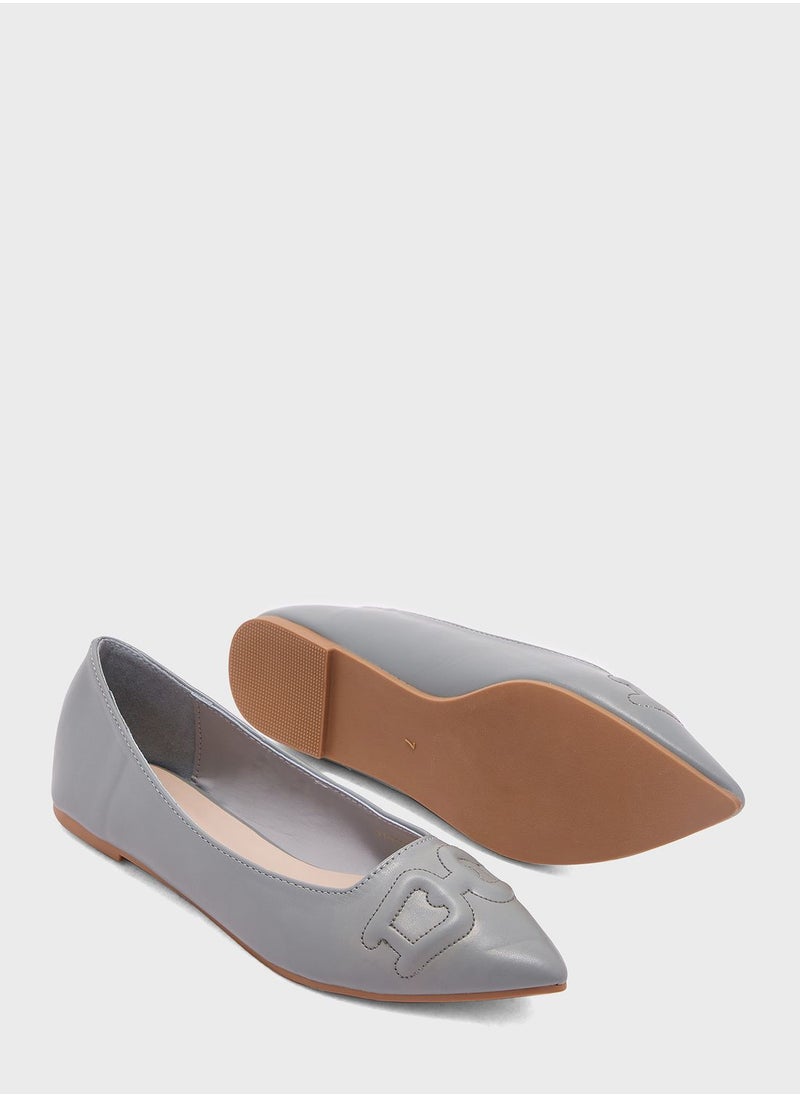 Vincci - Pointed Toe Pumps - Image 1