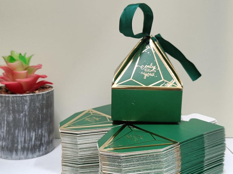 VRB Dec 20 قطعة صناديق هدايا صغيرة على شكل ماسة للتغليف / صناديق هدايا للتقديم ، صناديق هدايا فارغة ، صناديق هدايا للتقديم ، هدايا العودة ، الشوكولاتة ، الفواكه المجففة ، هدايا الزفاف والبويا. (20 قطعة مزيج متعدد الألوان مع شريط) - Image 5