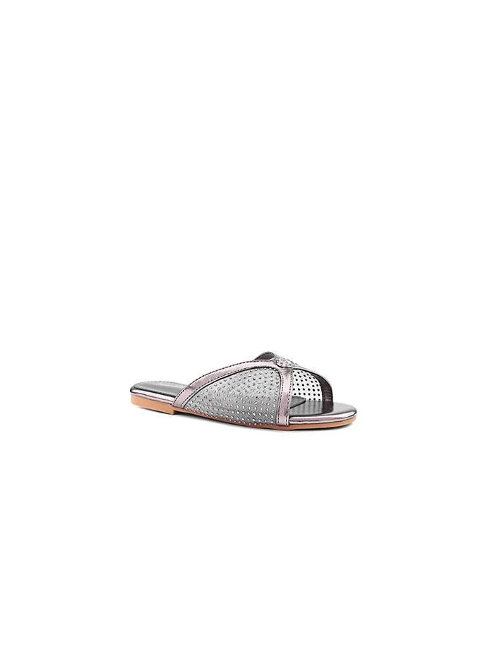 أيقون Chic metallic finish sandals with cushioned support.