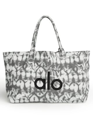 Iconic Shopper Tote - pzsku/Z0989BAD3E155D4DFBF7EZ/45/1748092649/12ae592b-980f-4ee7-ba3c-079374a78f2d