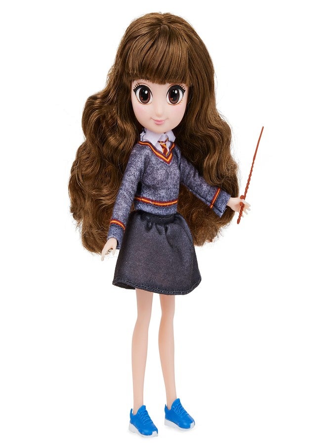 Wizarding World Harry Potter, 8-inch Brilliant Hermione Granger Doll Gift Set with 5 Accessories and 2 Outfits, Kids Toys for Ages 6 and up - Image 4