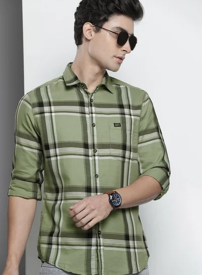 شركة المرآب الهندية Men Slim Fit Checkered Full Sleeves Spread Collar Casual Shirt