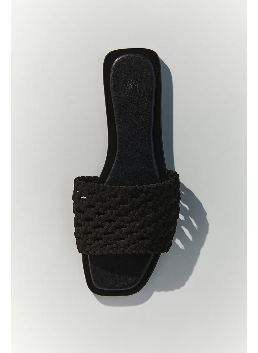 اتش اند ام Braided Sandals