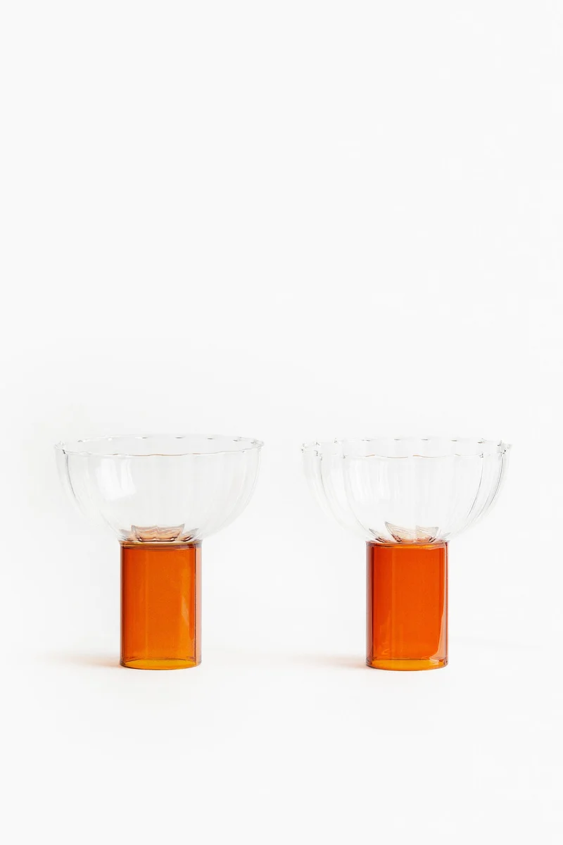 اتش اند ام طقم مكون من كوبين زجاجيين بنقشة مموجة