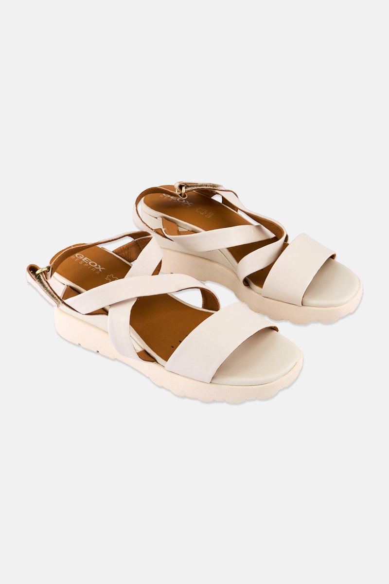 GEOX أحذية نسائية د سيفيريكا بإغلاق فيلكرو، أبيض فاتح - Image 1