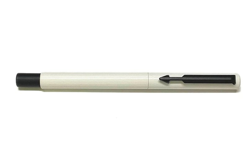 Parker Vector Sport White Fountain Pen Medium Nib - Image 2