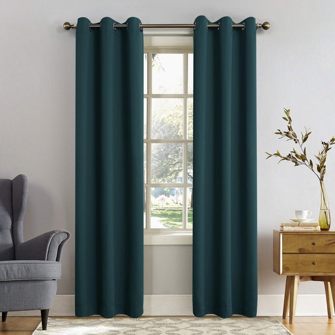 EASTON ENERGY SAVING BLACKOUT GROMMET CURTAIN PANEL 40 X 108 TEAL