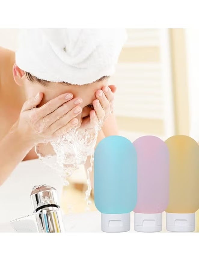 مجموعة من 3 زجاجات سفر بسعة 60 مل قابلة لاعادة الملء مع شنطة ، مثالية لتخزين الشامبو السائل والصابون ومستلزمات النظافة وردي أصفر أزرق 60ml للبالغين من الجنسين - Image 5