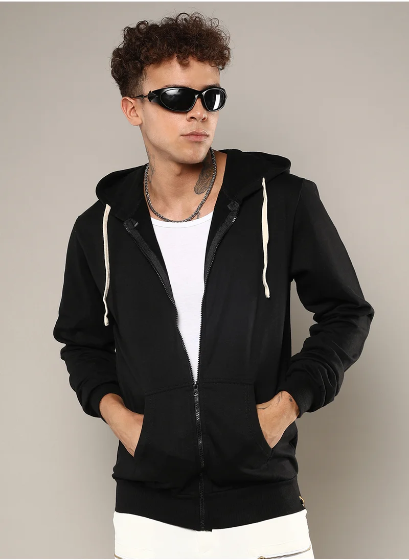 Campus Sutra Men's Black Zip-Front Hoodie With Contrast Drawstring