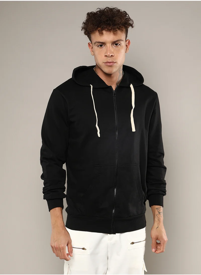 Campus Sutra Men's Black Zip-Front Hoodie With Contrast Drawstring